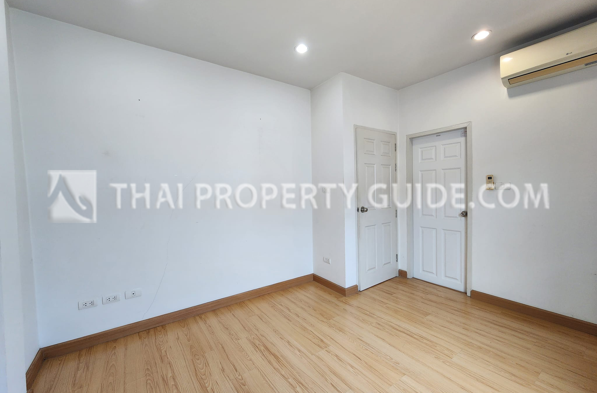 Townhouse in Sukhumvit 